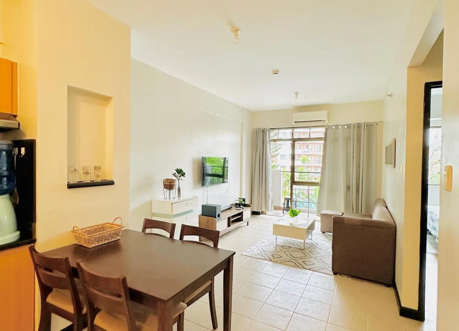 アパートホテル Magallanes Residences Condominium ダバオ　シティ フィリピン