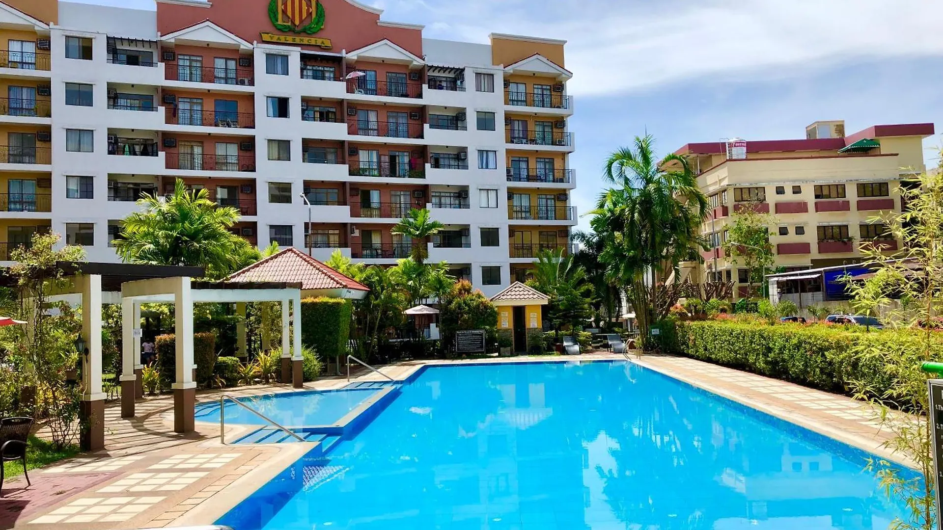 アパートホテル Magallanes Residences Condominium ダバオ　シティ